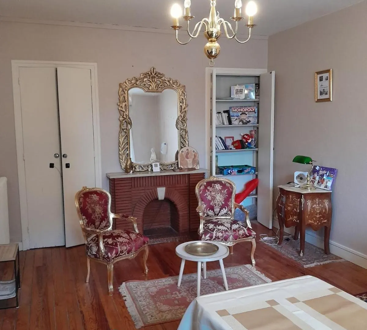 Vue De Reve Chambre Dans Appartement De Standing - Vous Faites Le Menage-Very Good Prices But You Have To Cle-An Th-E Flat Lourdes France