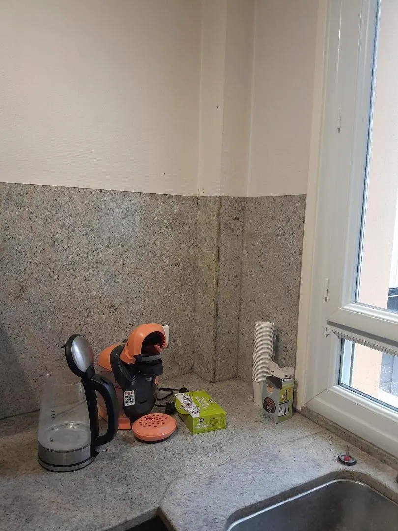Vue De Reve Chambre Dans Appartement De Standing - Vous Faites Le Menage-Very Good Prices But You Have To Cle-An Th-E Flat Lourdes France