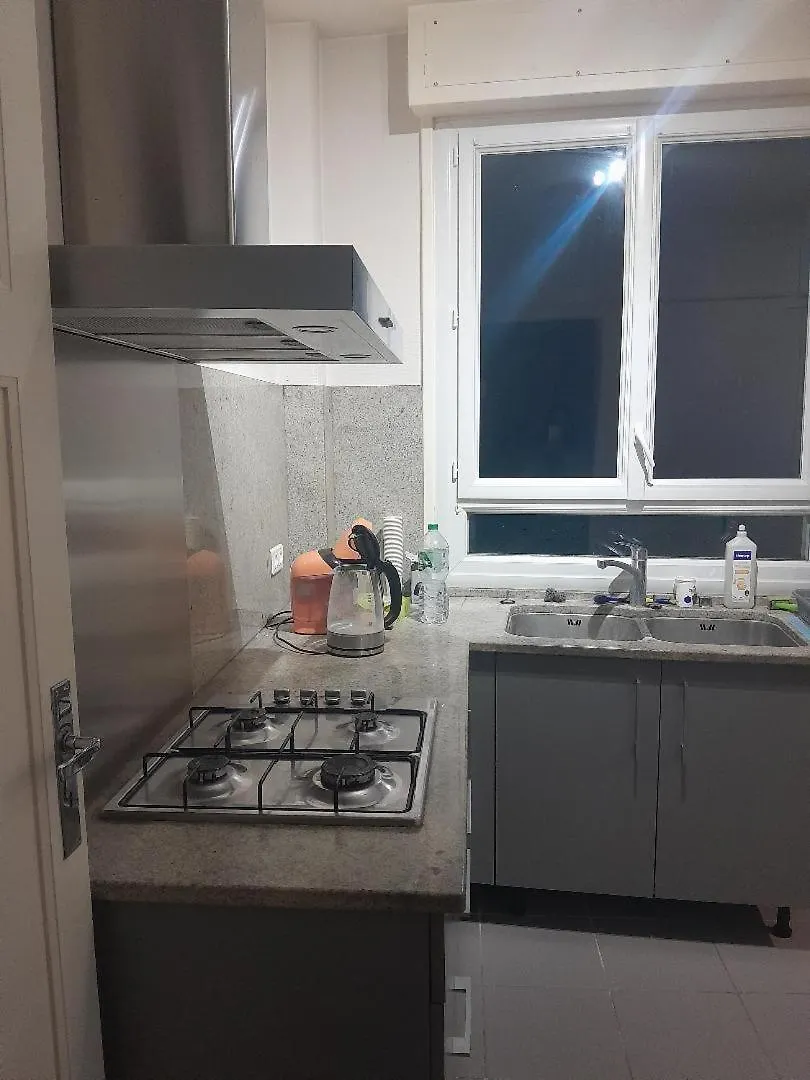 Vue De Reve Chambre Dans Appartement De Standing - Vous Faites Le Menage-Very Good Prices But You Have To Cle-An Th-E Flat Lourdes France